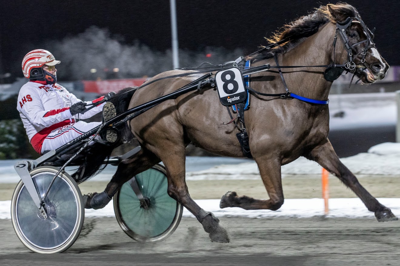 Kolbu Kæsj har inntatt en foreløpig ledelsen i Vinterserien Klasse 2 gjennom en annen- og en fjerde